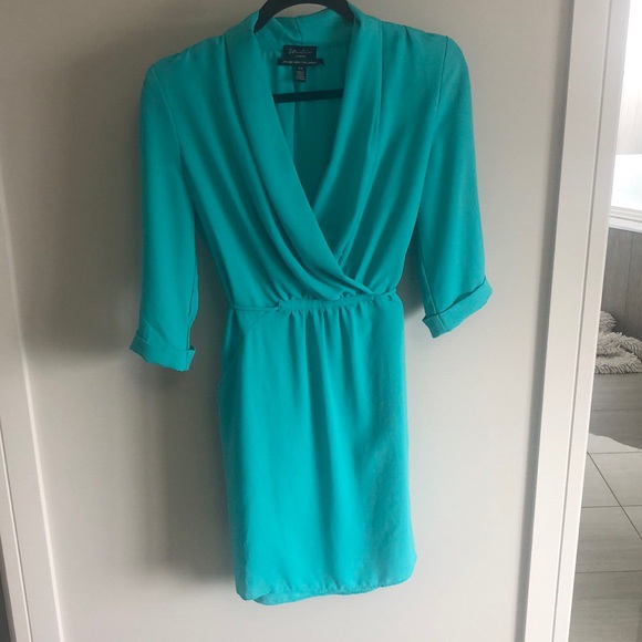 Le Chateau Dress 💚 - Picture 2 of 4